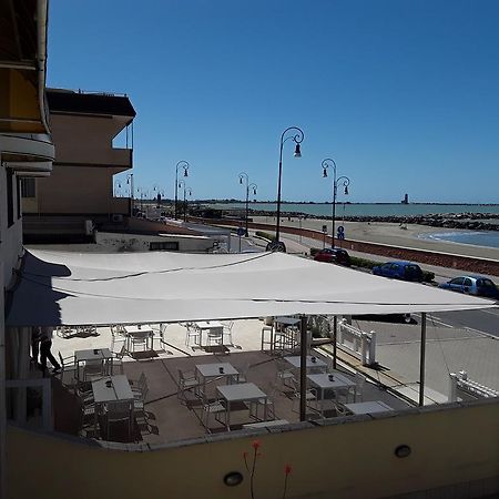 Rosa Dei Venti Hotel Fiumicino Buitenkant foto