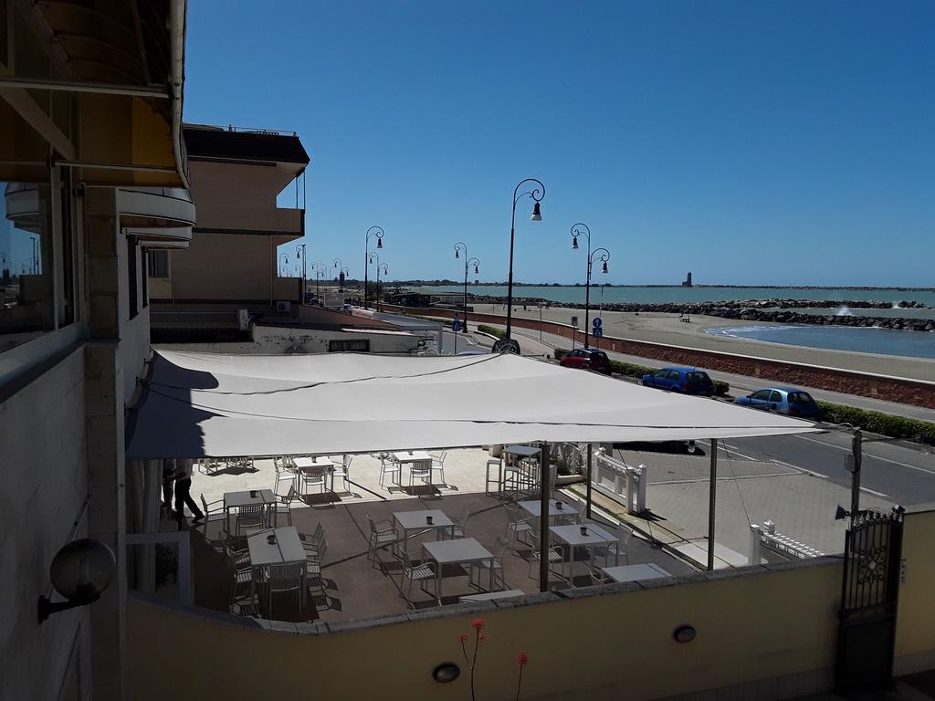 Rosa Dei Venti Hotel Fiumicino Buitenkant foto